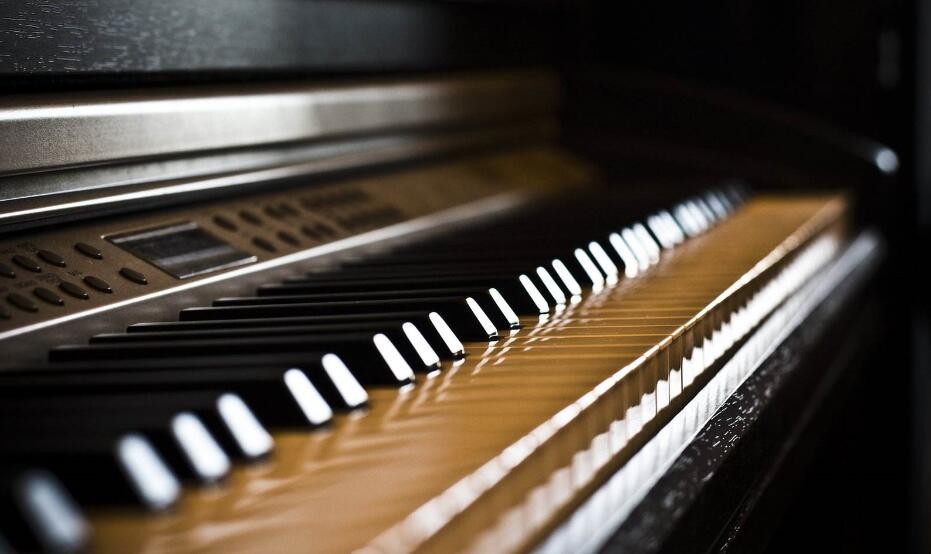 钢琴 (2) 钢琴 (2)